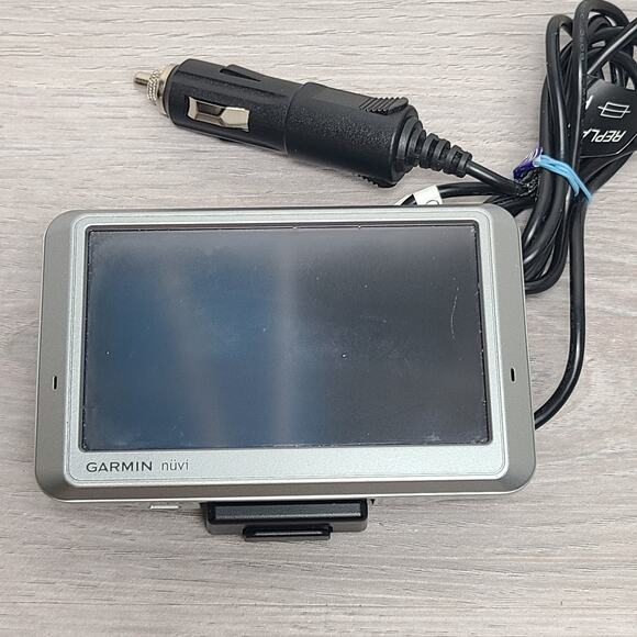 Garmin Nuvi 750 10R-023994 GPS Navigation Bundle Works - Picture 1 of 6